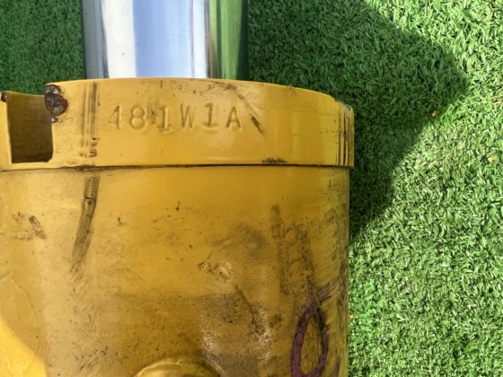 小松液压千斤顶：2件（1套）OSA；小松液压缸千斤顶