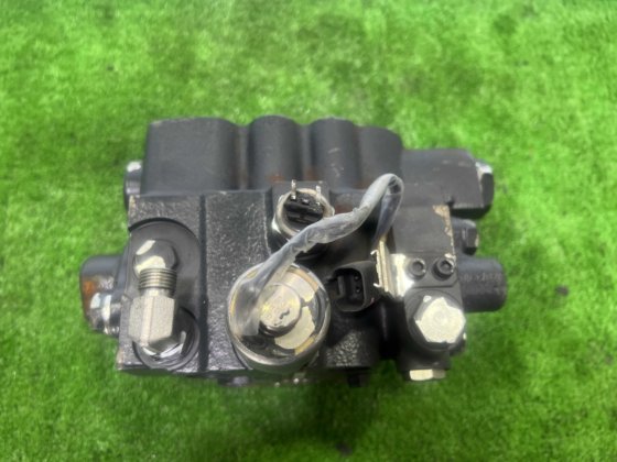 控制阀：带电磁阀