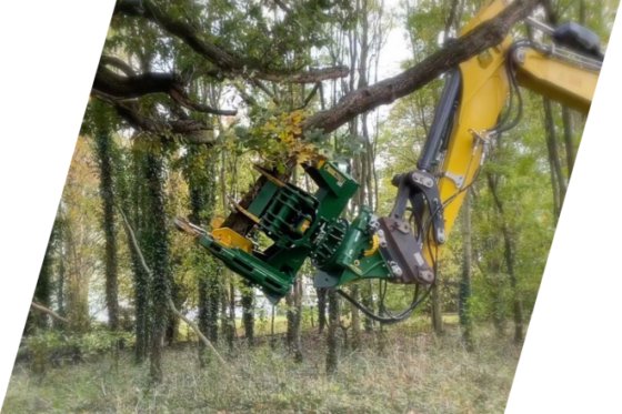 油圧ショベルに取付可能な木材カッター ツリーマスターTM
