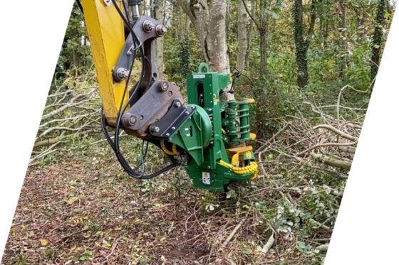 Tree Master™，一种可连接到液压挖掘机的木材切割机