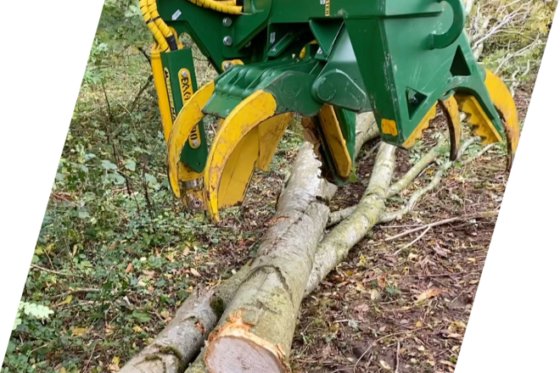 油圧ショベルに取付可能な木材カッター ツリーマスターTM