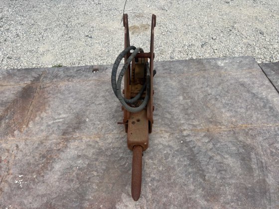 0.1 断路器；无销衬套，无裂纹；断路器：无销衬套