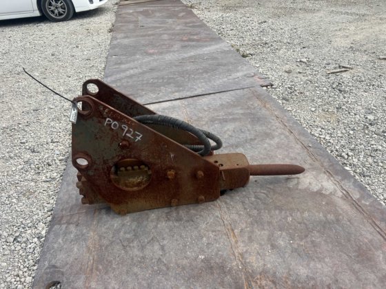 0.1 断路器；无销衬套，无裂纹；断路器：无销衬套