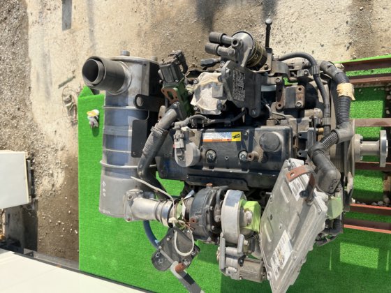 Komatsu SAA4D95LE-6-C
