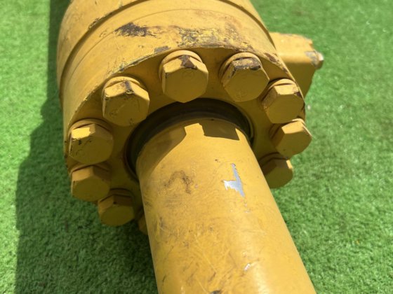 小松液压千斤顶：2件（1套）OSA；小松液压缸千斤顶