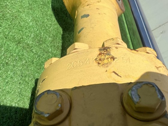 小松液压千斤顶：2件（1套）OSA；小松液压缸千斤顶