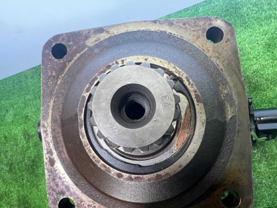 小松柱塞泵：PN 418-18-5120A；小松柱塞泵博世