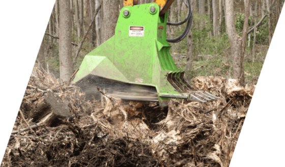 圆盘粉碎机粉碎草、竹子和树木