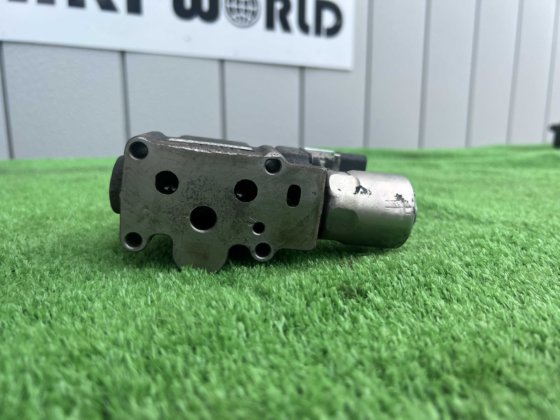 小松液压切换电磁阀、电动阀：PN K7003970；液压切换电磁阀