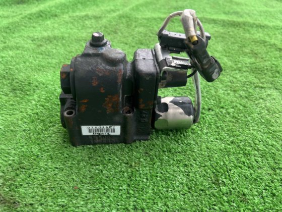 小松液压切换电磁阀、电动阀：PN K7003967；液压切换电磁阀