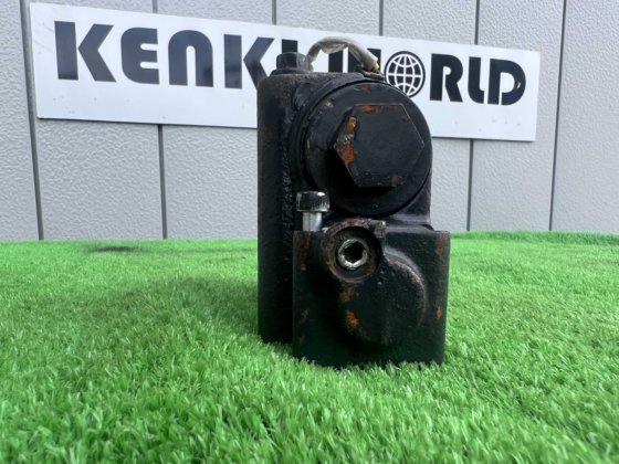 小松液压切换电磁阀、电动阀：PN K7003967；液压切换电磁阀