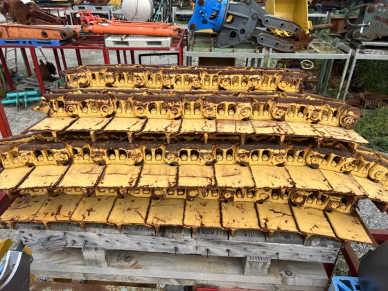 Komatsu Track link; シューリンク(ブルドザー)