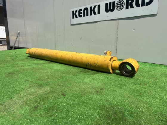 Komatsu Hydraulic Jack; コマツ 油圧シリンダー