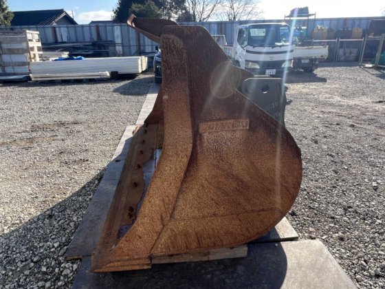 WA320 Quick COUPLER & Bucket;