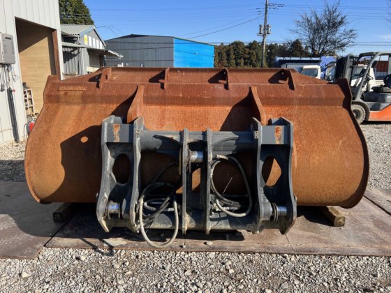 WA320 Quick COUPLER & Bucket;