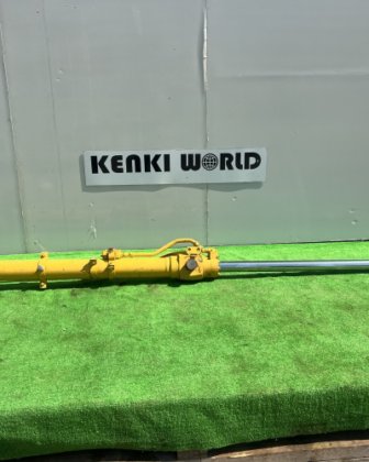 Komatsu Hydraulic Jack; コマツ 油圧シリンダー