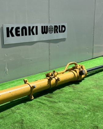 Komatsu Hydraulic Jack; コマツ 油圧シリンダー