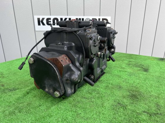 Komatsu Main pump; コントロールバルブユニット