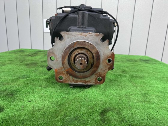 Komatsu Main pump; コントロールバルブユニット