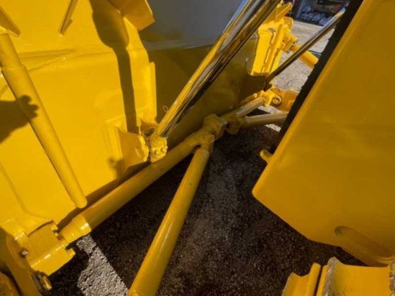 2015 KOMATSU D155AX-6