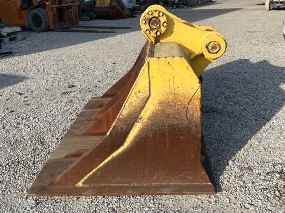 小松宽铲斗：销轴90mm，臂宽327mm，铲斗宽2190mm，宽铲斗