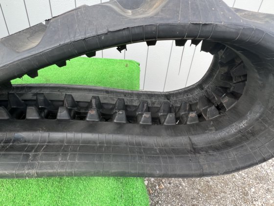 CAT 289D. Rubber track line