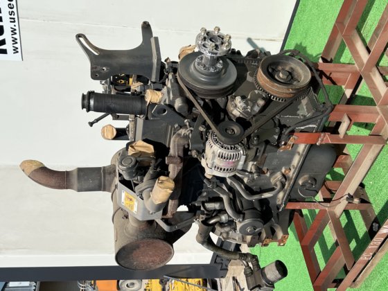 Komatsu engine