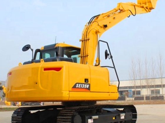 Shantui Hydraulic Medium 13.5ton Crawler Excavator SE135 with Spare ...