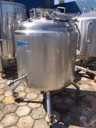 Tanque 500 litros c/ agitação