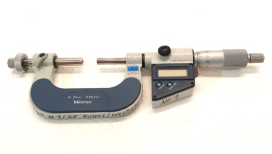 Mitutoyo Micrometer 0-25mm with data