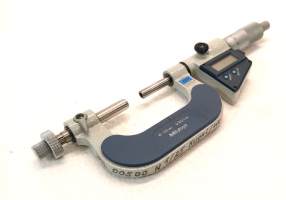 Mitutoyo Micrometer 0-25mm with data