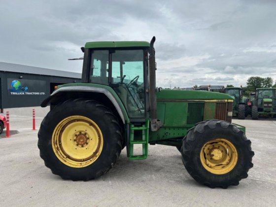 2000 John Deere 6810