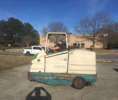 Tennant 7400 Industrial Floor Scrubber Propane Fuel In Alpharetta