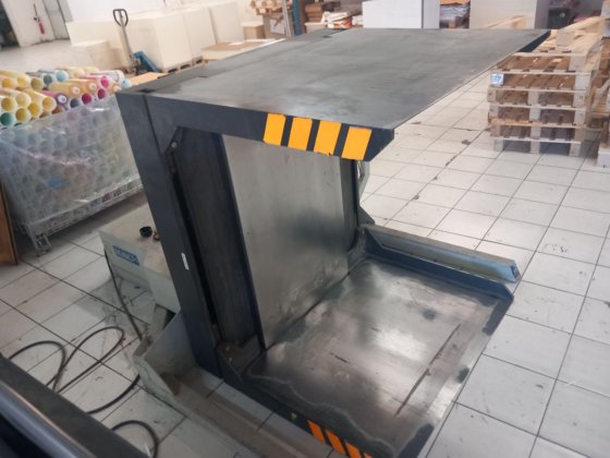 2000 总线桩弯折机