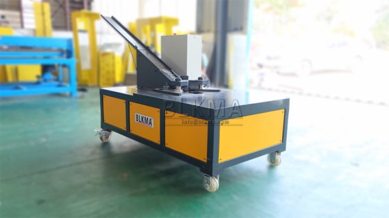 Corner Code Montagemaschine