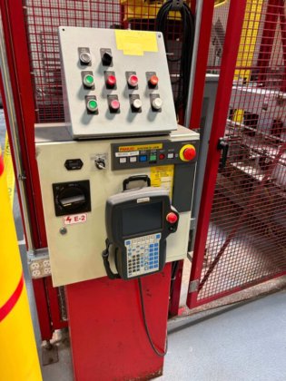 Fanuc M420iA Robot with Base