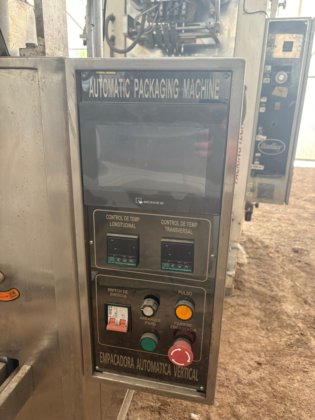 AUTOMATIC PACKAGING MACHINE