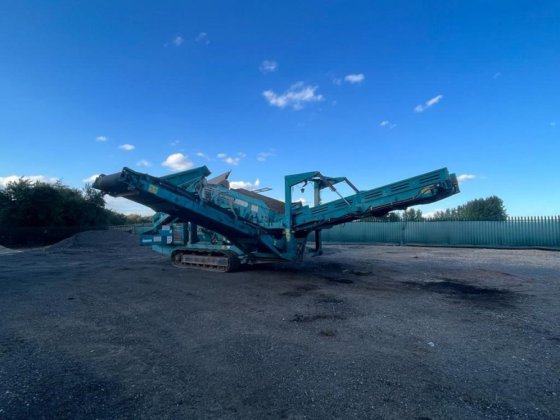 2011 Powerscreen Warrior 1400 Screener