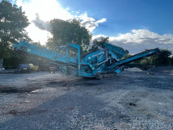 2011 Powerscreen Warrior 1400 Screener