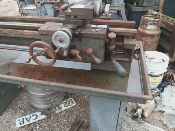 Clausing Colchester 13" Lathe Engine