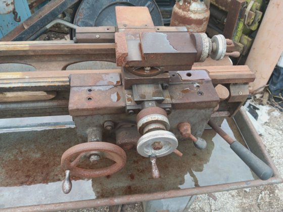 Clausing Colchester 13" Lathe Engine