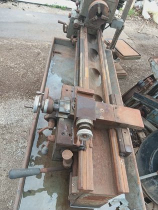 Clausing Colchester 13" Lathe Engine