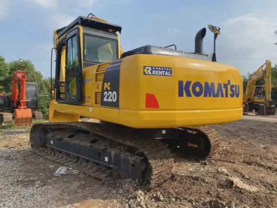2022 Komatsu PC220