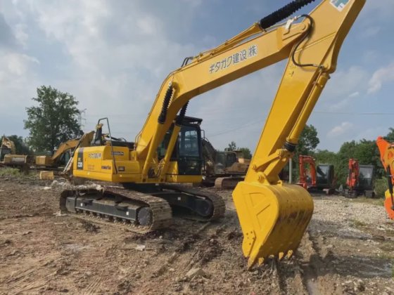 2022 Komatsu PC220