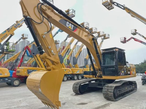 2018 Caterpillar 325D2L