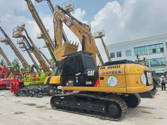2018 Caterpillar 325D2L
