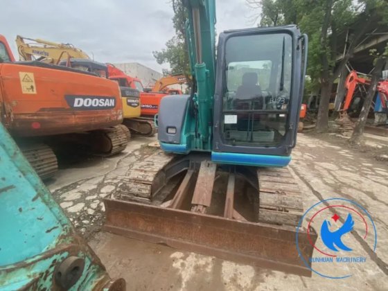 Kobelco SK70SR