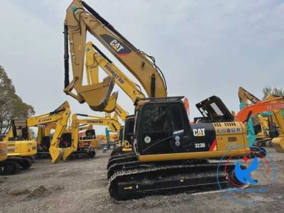 Caterpillar CAT323D2L