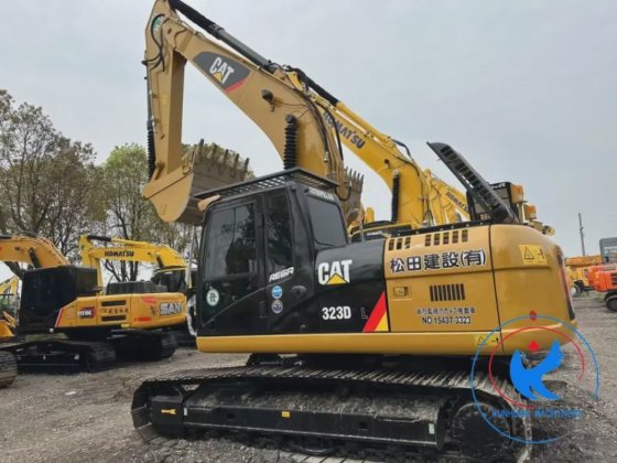 Caterpillar CAT323D2L