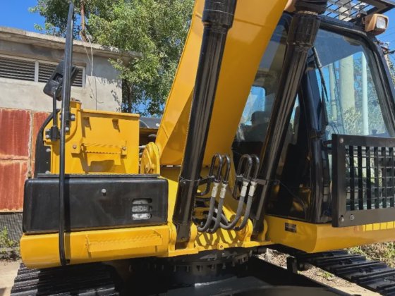 2022 Caterpillar CAT320D2L